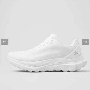 ALO Runner White Sneakers Womens Size 6.5